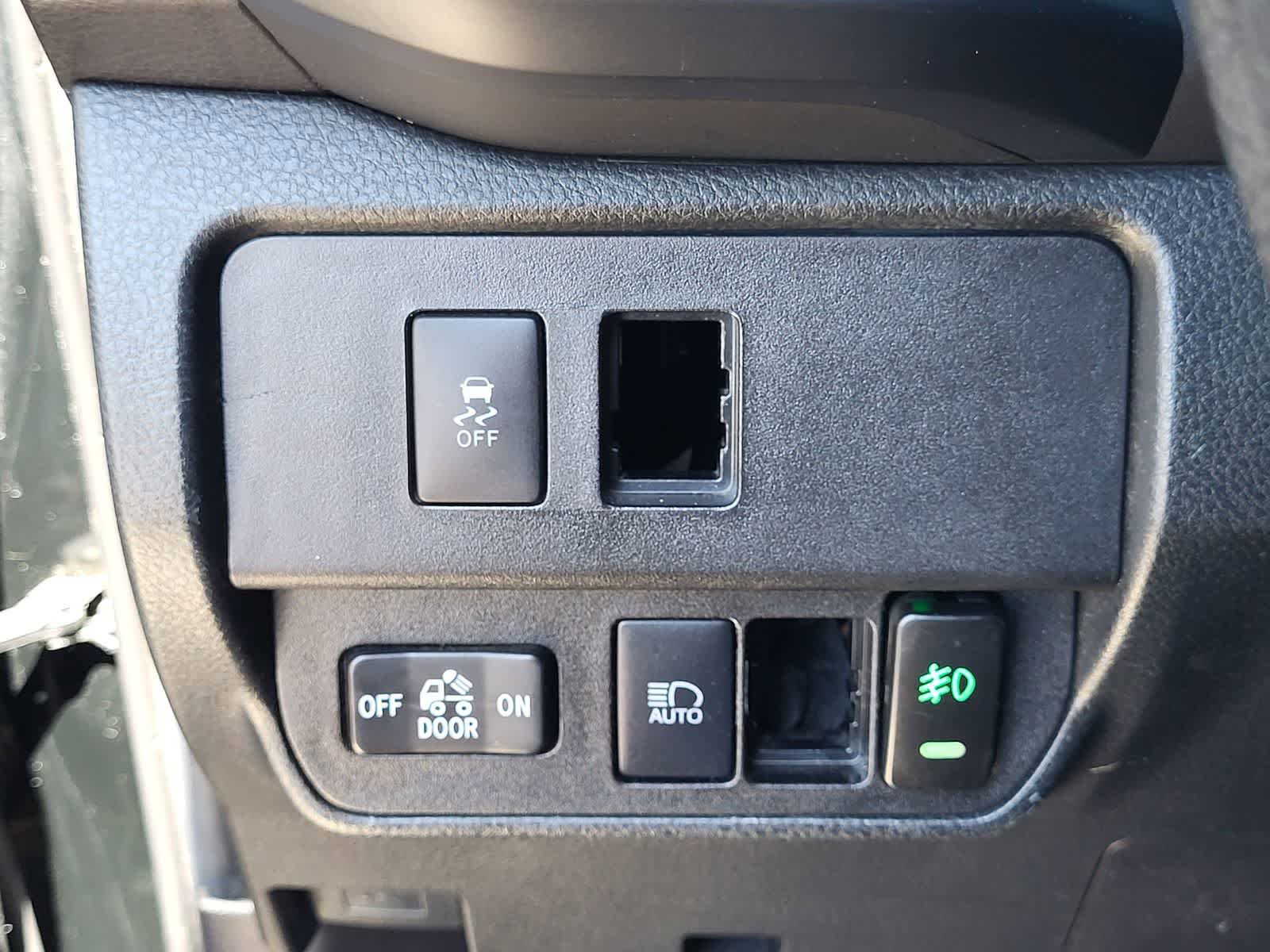 Used 2021 Toyota Tacoma SR AWD/4WD image 13