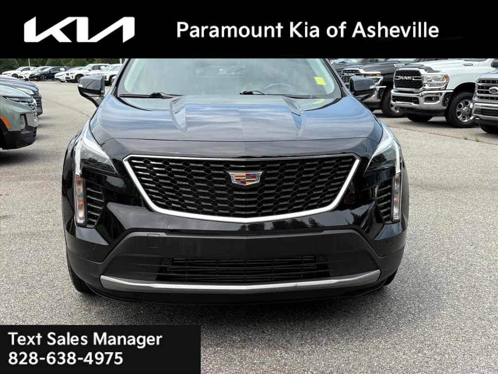 Used 2021 Cadillac XT4 Premium Luxury FWD image 2