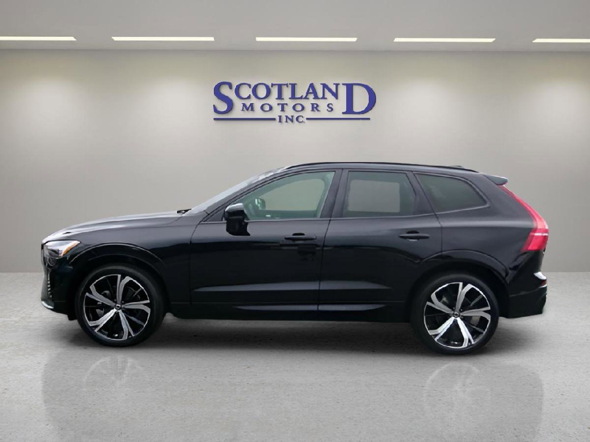 Used 2025 Volvo XC60 B5 Ultra image 1