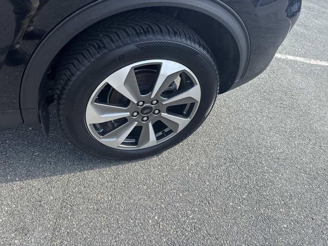 Used 2025 Ford Escape Platinum AWD/4WD image 17