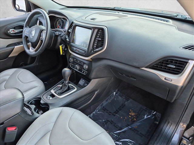 Used 2018 Jeep Cherokee Latitude FWD image 23
