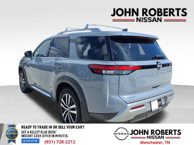 Used 2024 Nissan Pathfinder Platinum FWD image 16