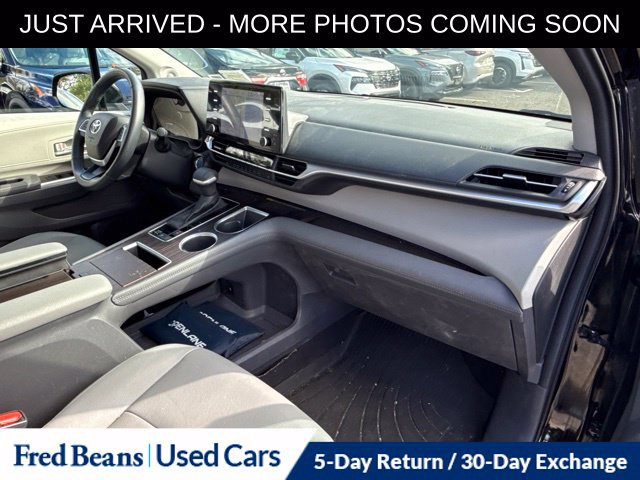 Used 2024 Toyota Sienna XLE w/ XLE Plus Package AWD/4WD image 14