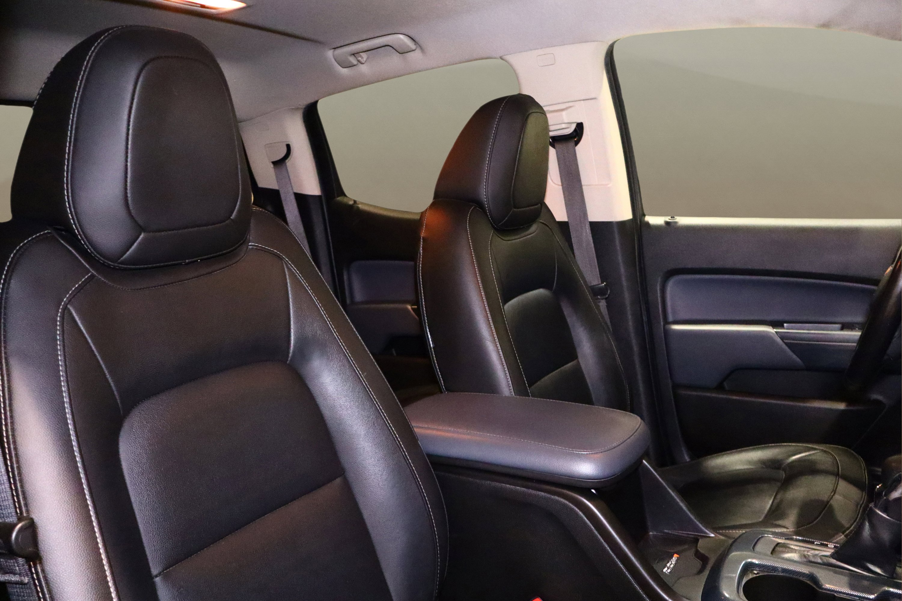 Used 2022 Chevrolet Colorado Z71 w/ Z71 Midnight Edition image 19