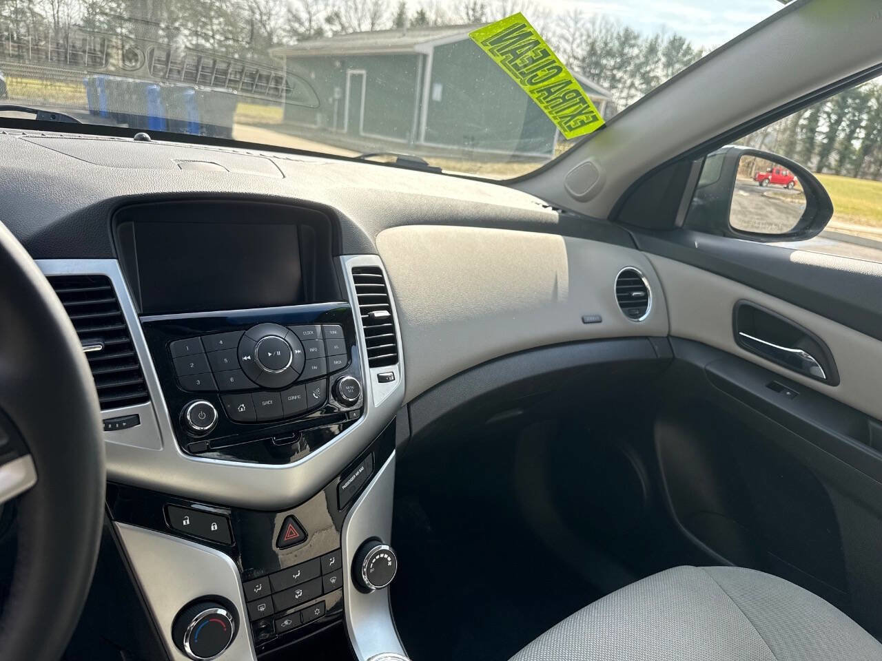 Used 2014 Chevrolet Cruze LT w/ Technology Package image 13