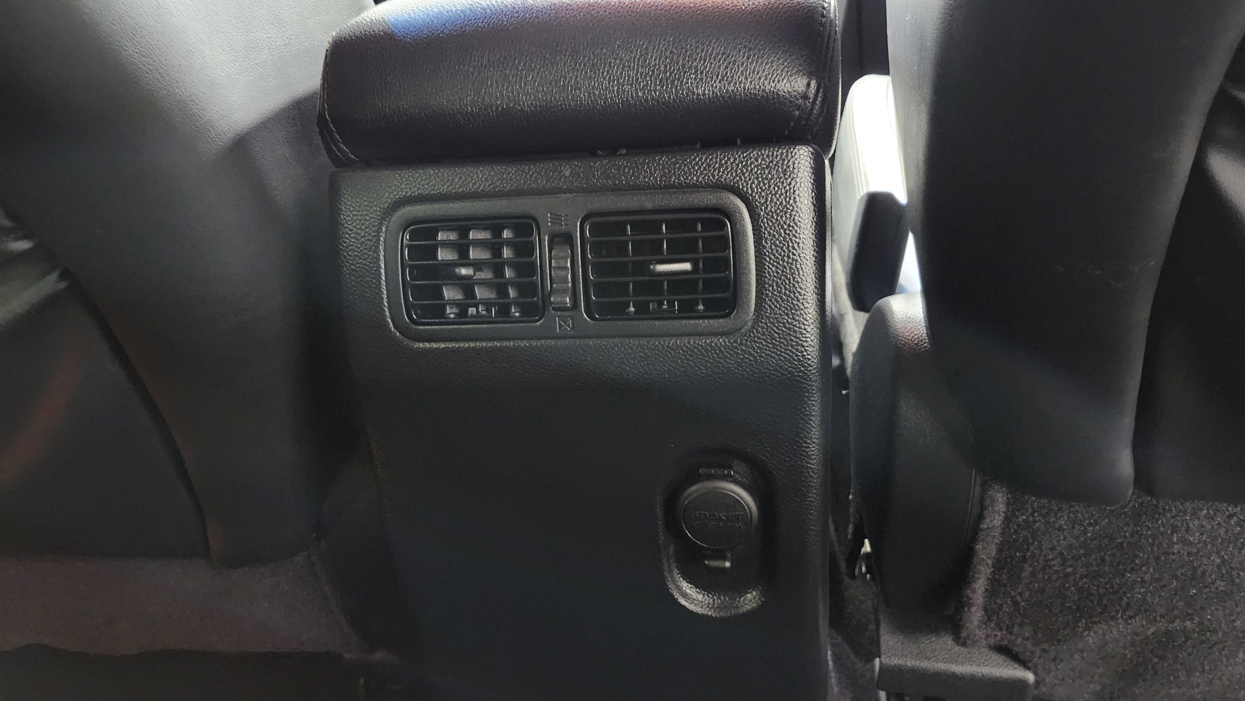 Used 2011 INFINITI FX35 AWD w/ Premium Pkg image 22