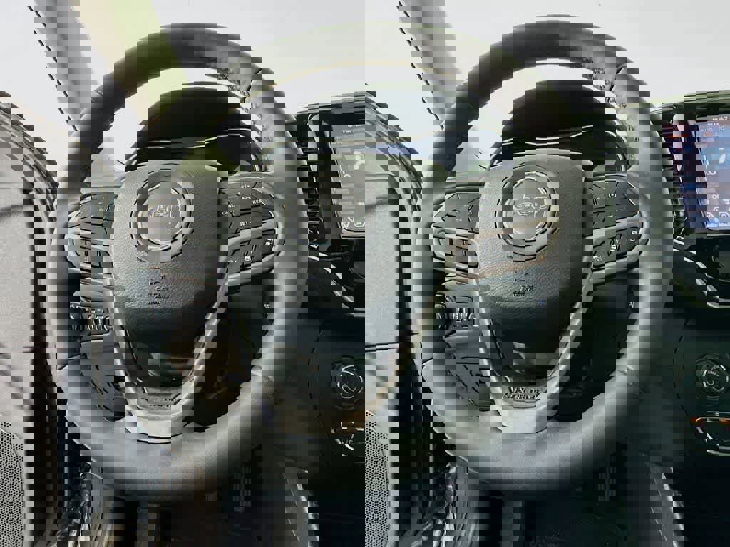 Used 2022 Jeep Cherokee Limited AWD/4WD image 16