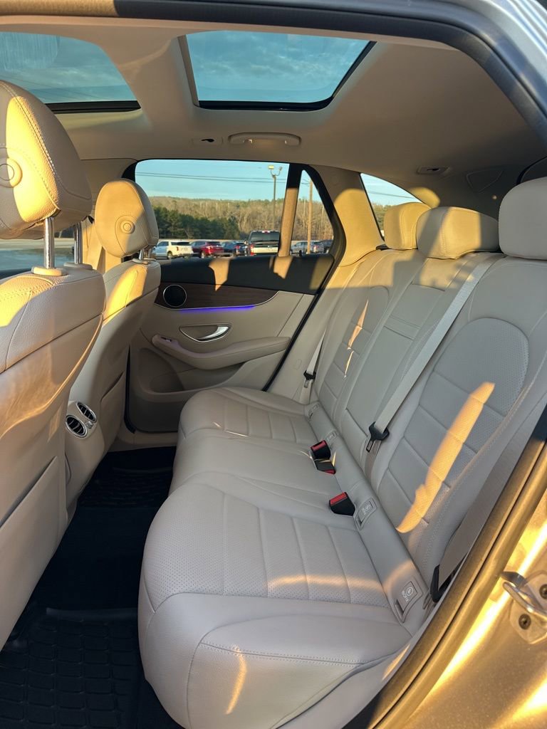 Used 2022 Mercedes-Benz GLC 300 4MATIC image 11