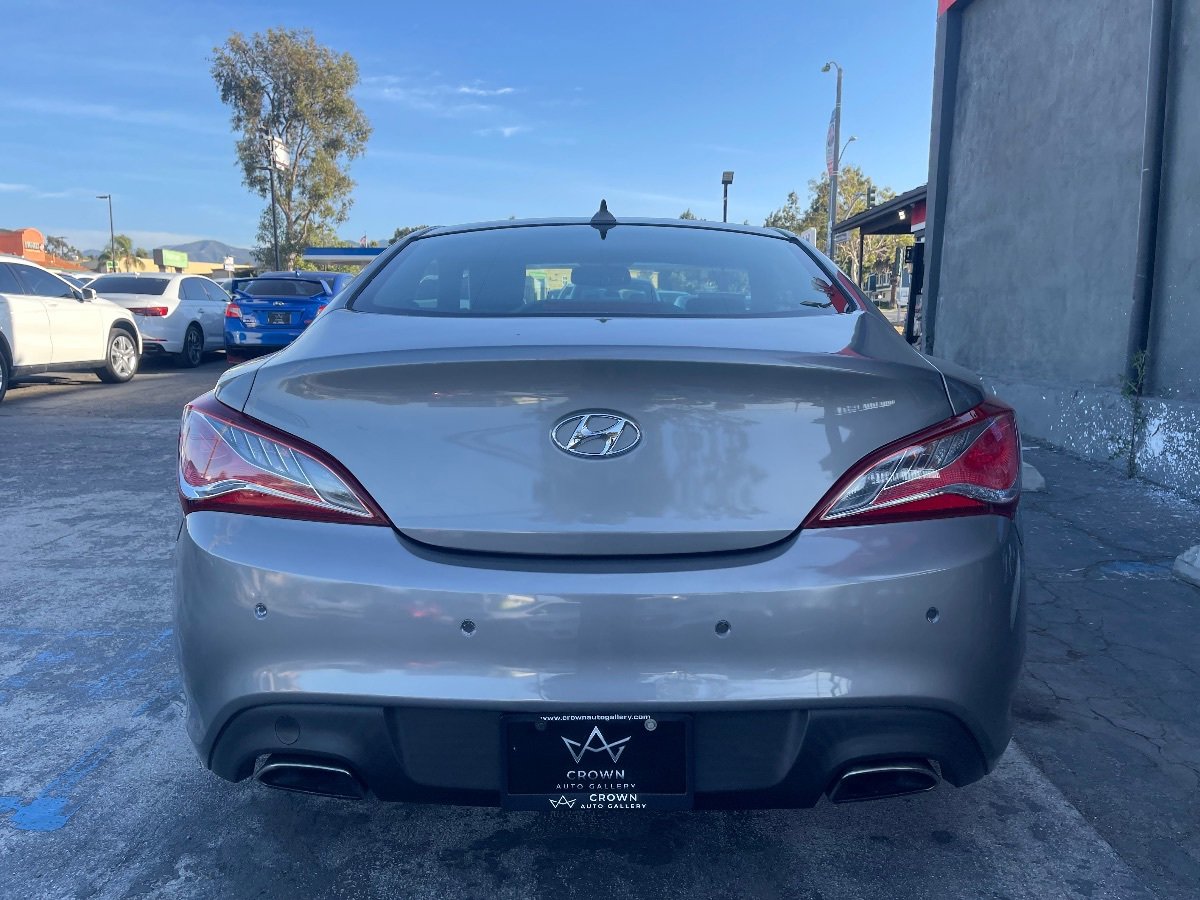 Used 2014 Hyundai Genesis 3.8 RWD image 8