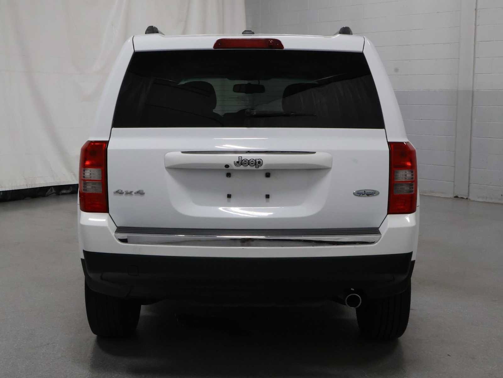 Used 2017 Jeep Patriot High Altitude AWD/4WD image 7