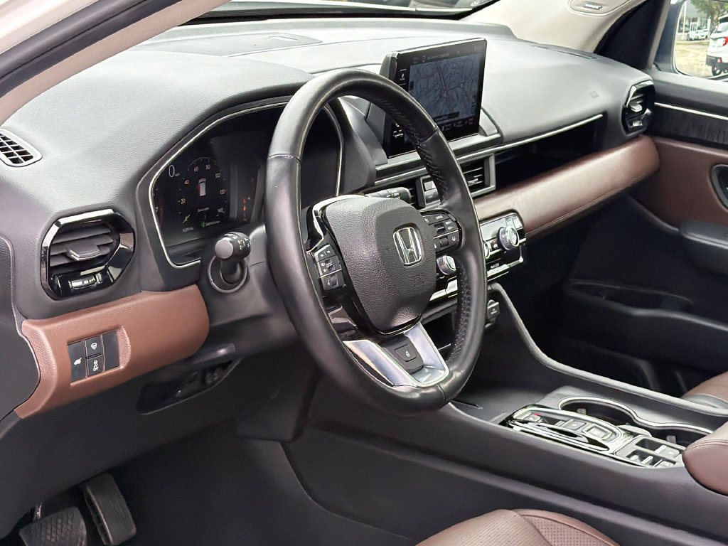 Used 2025 Honda Pilot Elite image 19