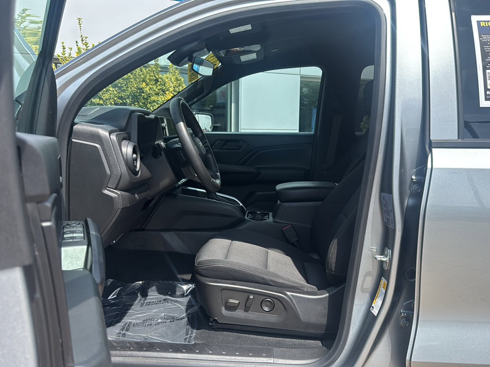 Used 2023 Chevrolet Colorado Trail Boss AWD/4WD image 12
