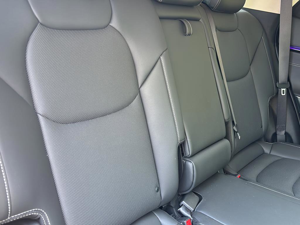 Certified 2026 Genesis GV70 2.5T AWD/4WD image 37