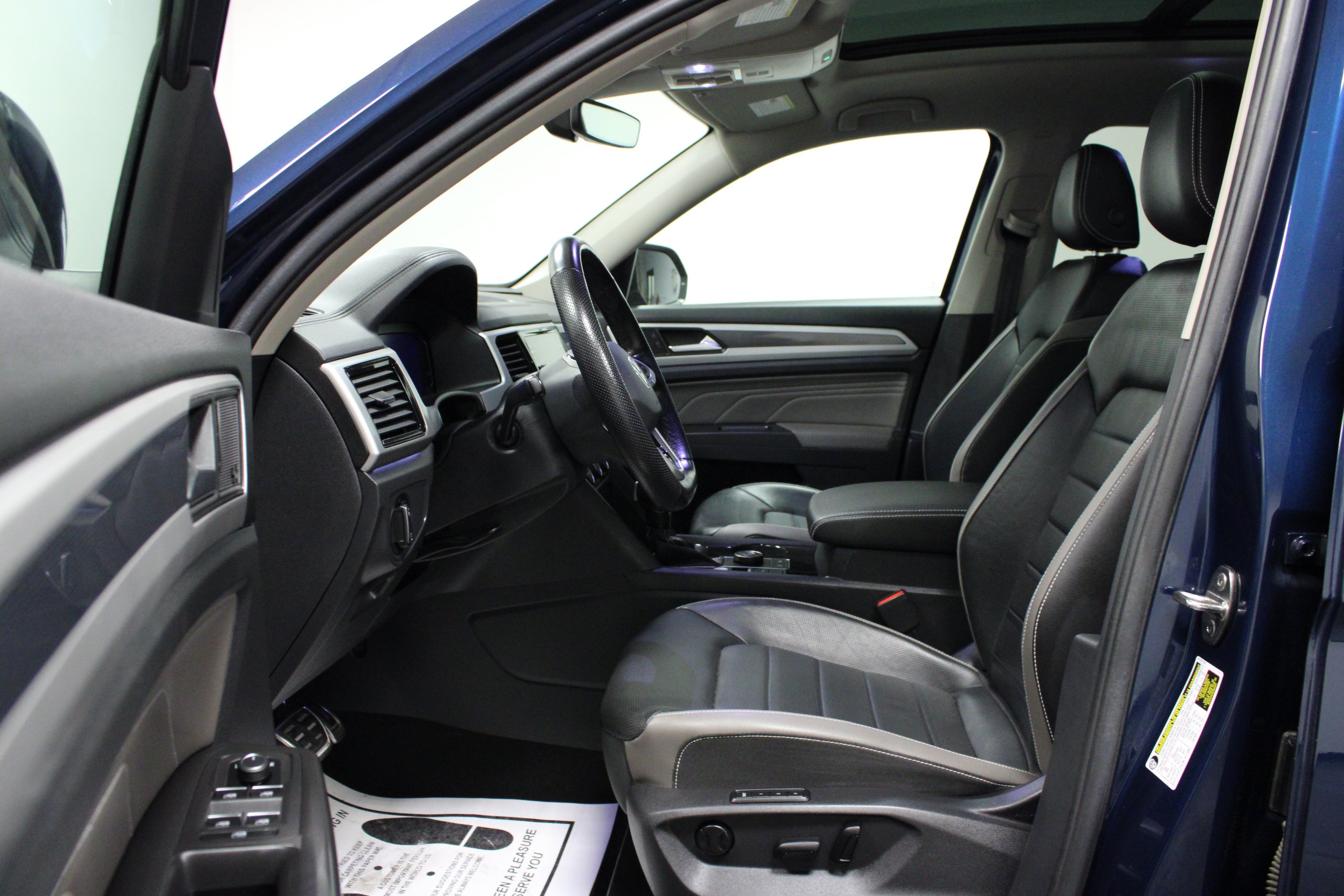 Used 2023 Volkswagen Atlas SEL Premium AWD/4WD image 12