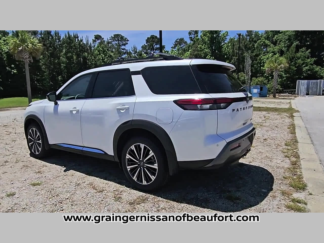 New 2026 Nissan Pathfinder Platinum FWD image 28