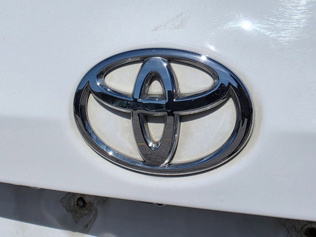 Used 2018 Toyota Corolla LE image 13