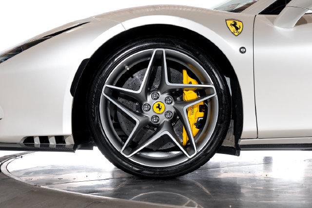 Used 2021 Ferrari F8 Tributo RWD image 19
