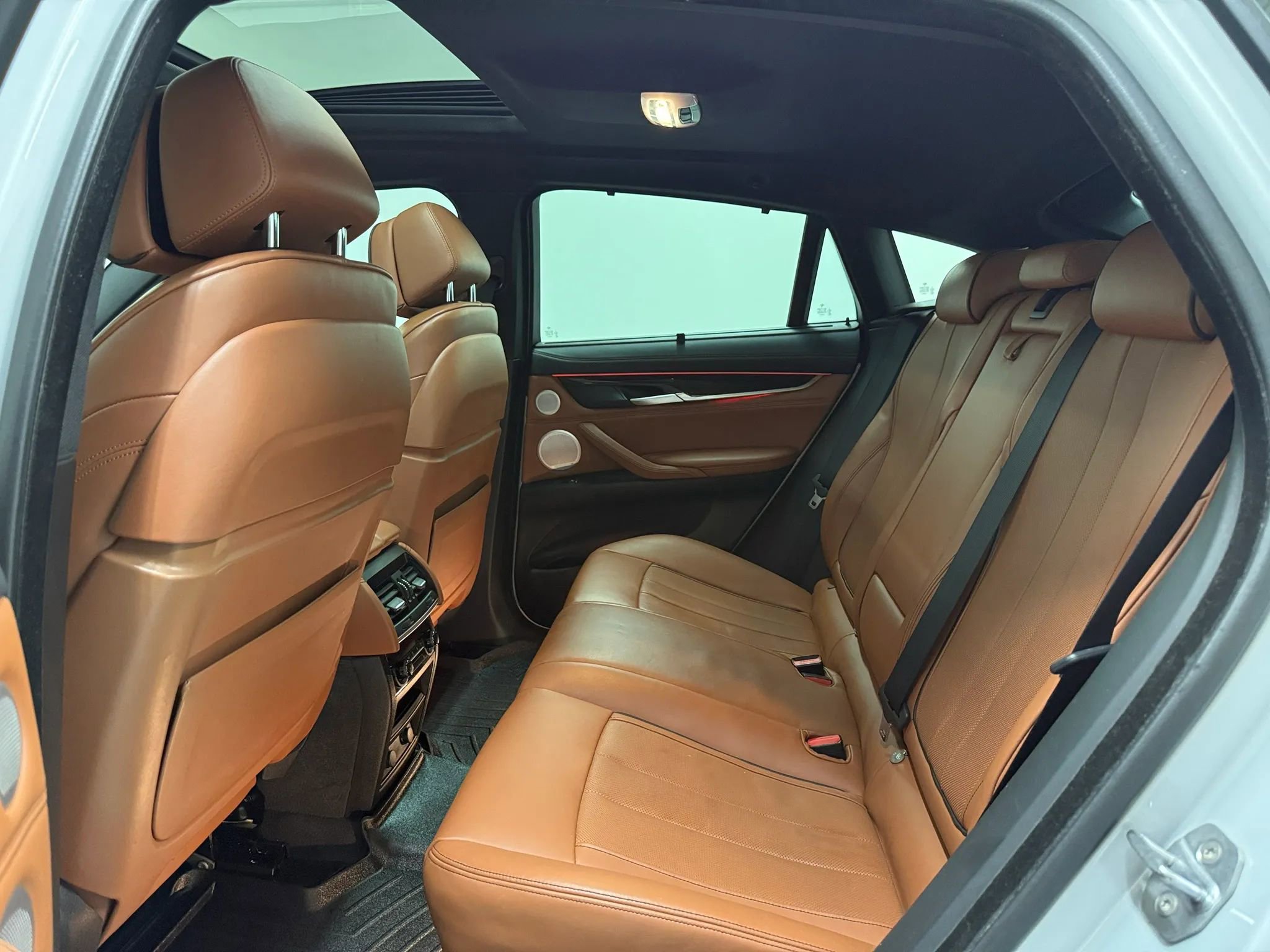 Used 2019 BMW X6 xDrive50i w/ M Sport Package image 16