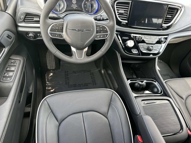 New 2026 Chrysler Pacifica Limited w/ Trailer Tow Group image 23