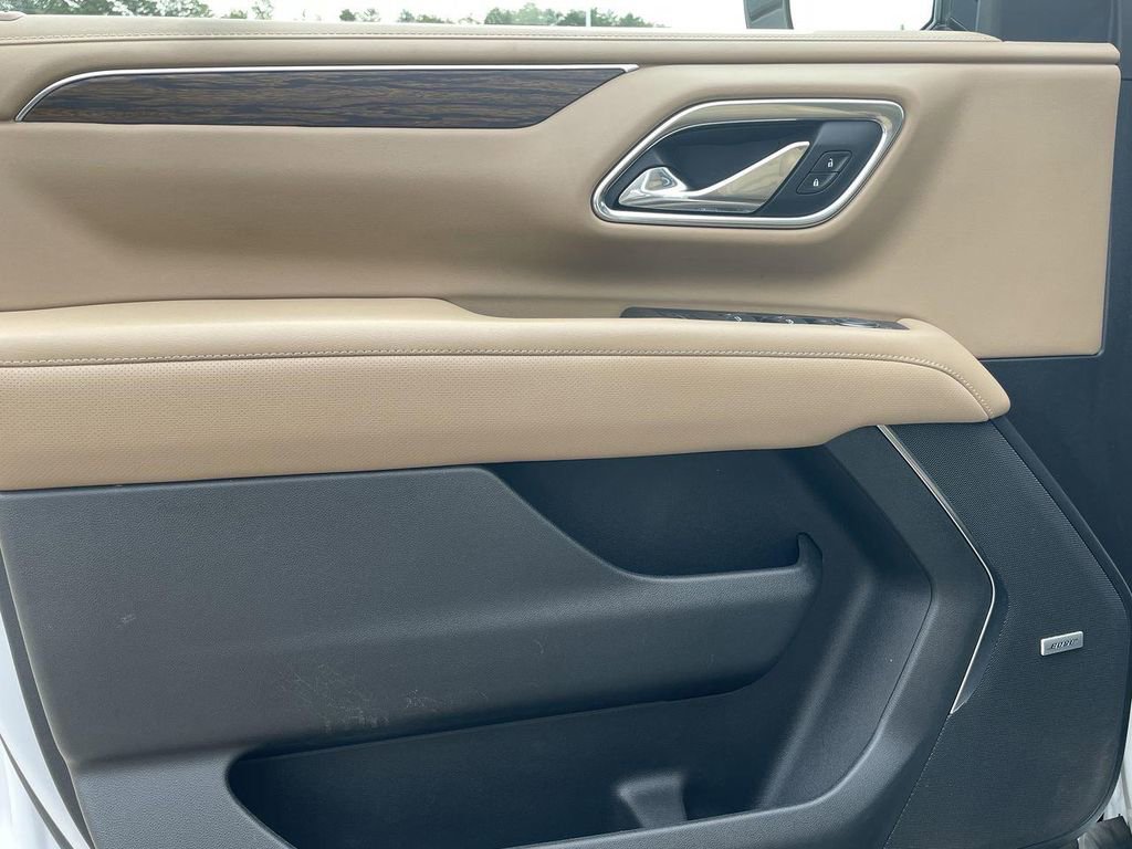 Used 2021 Chevrolet Tahoe Premier w/ Premium Package image 23