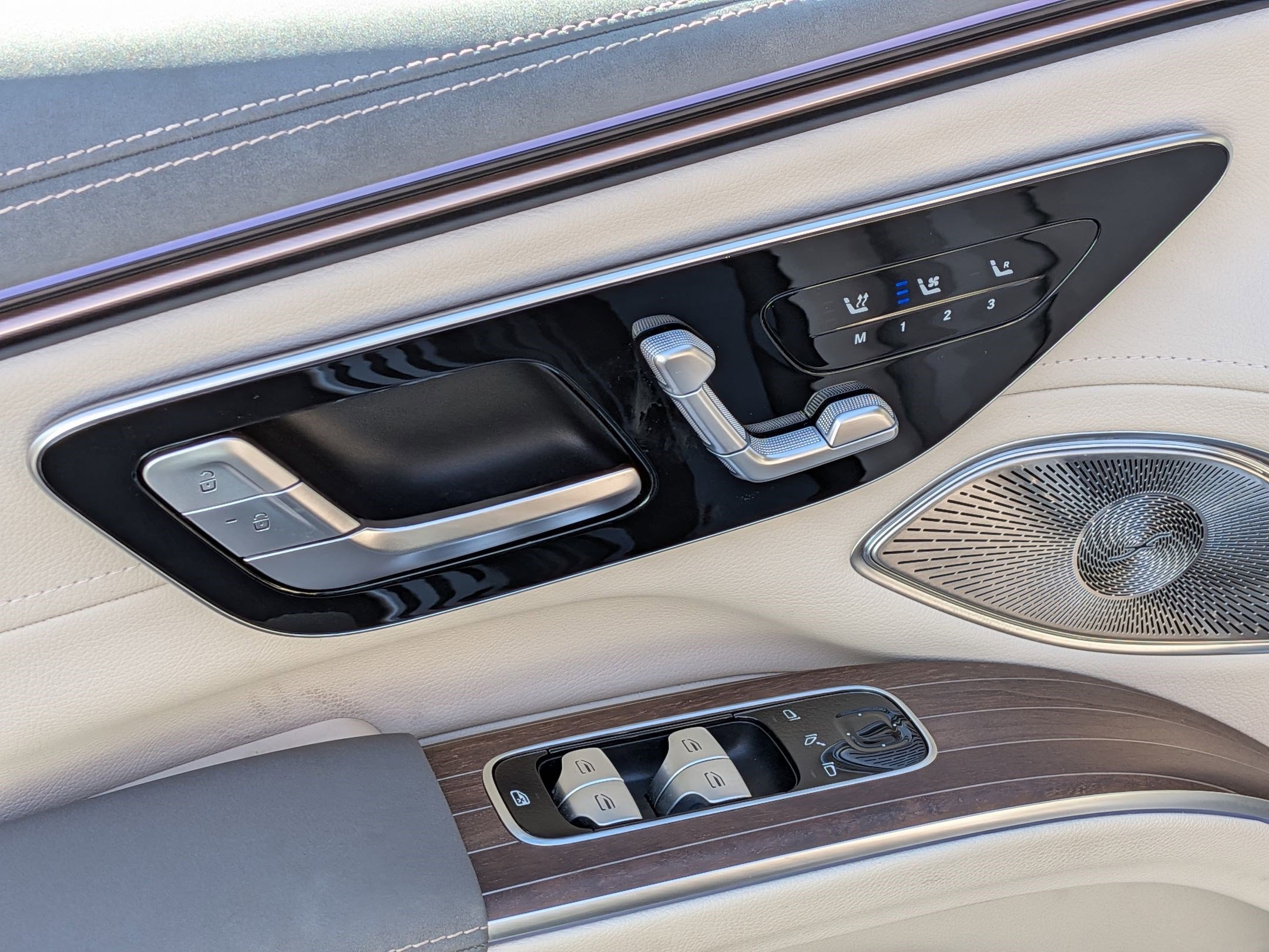 Certified 2023 Mercedes-Benz EQS 450+ 4MATIC SUV w/ Pinnacle Trim Package image 15