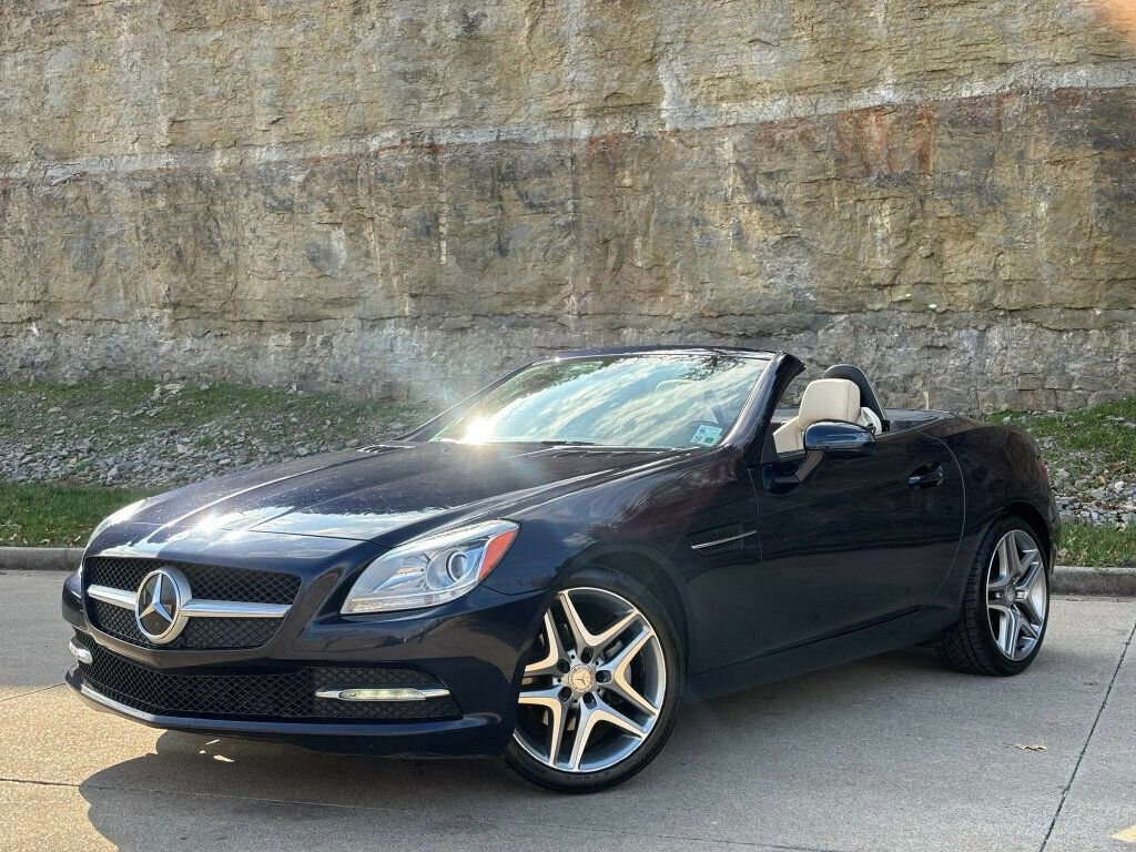 Used 2015 Mercedes-Benz SLK 250 2015 MERCEDES-BENZ SLK 250 image 2