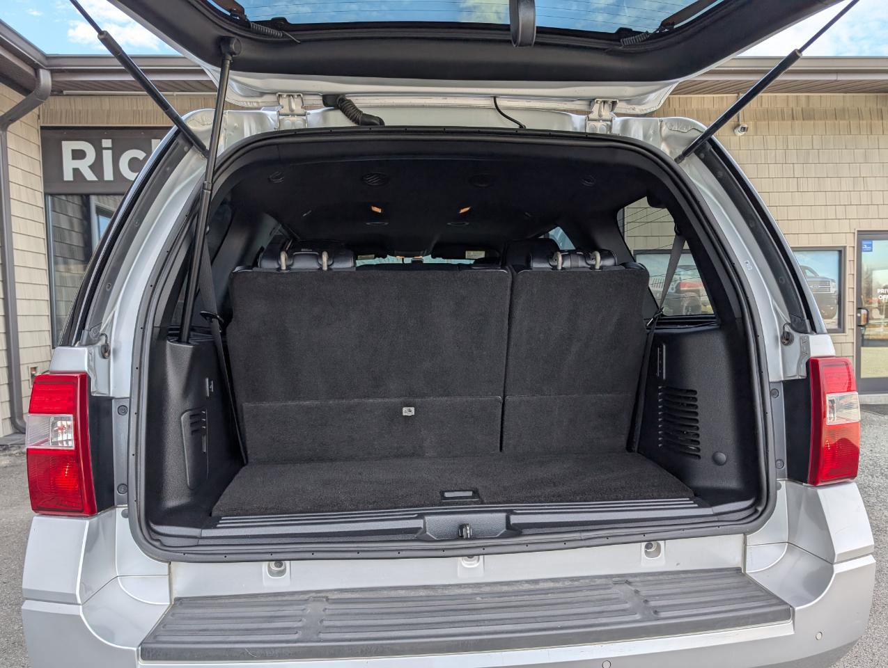 Used 2017 Ford Expedition Limited image 28
