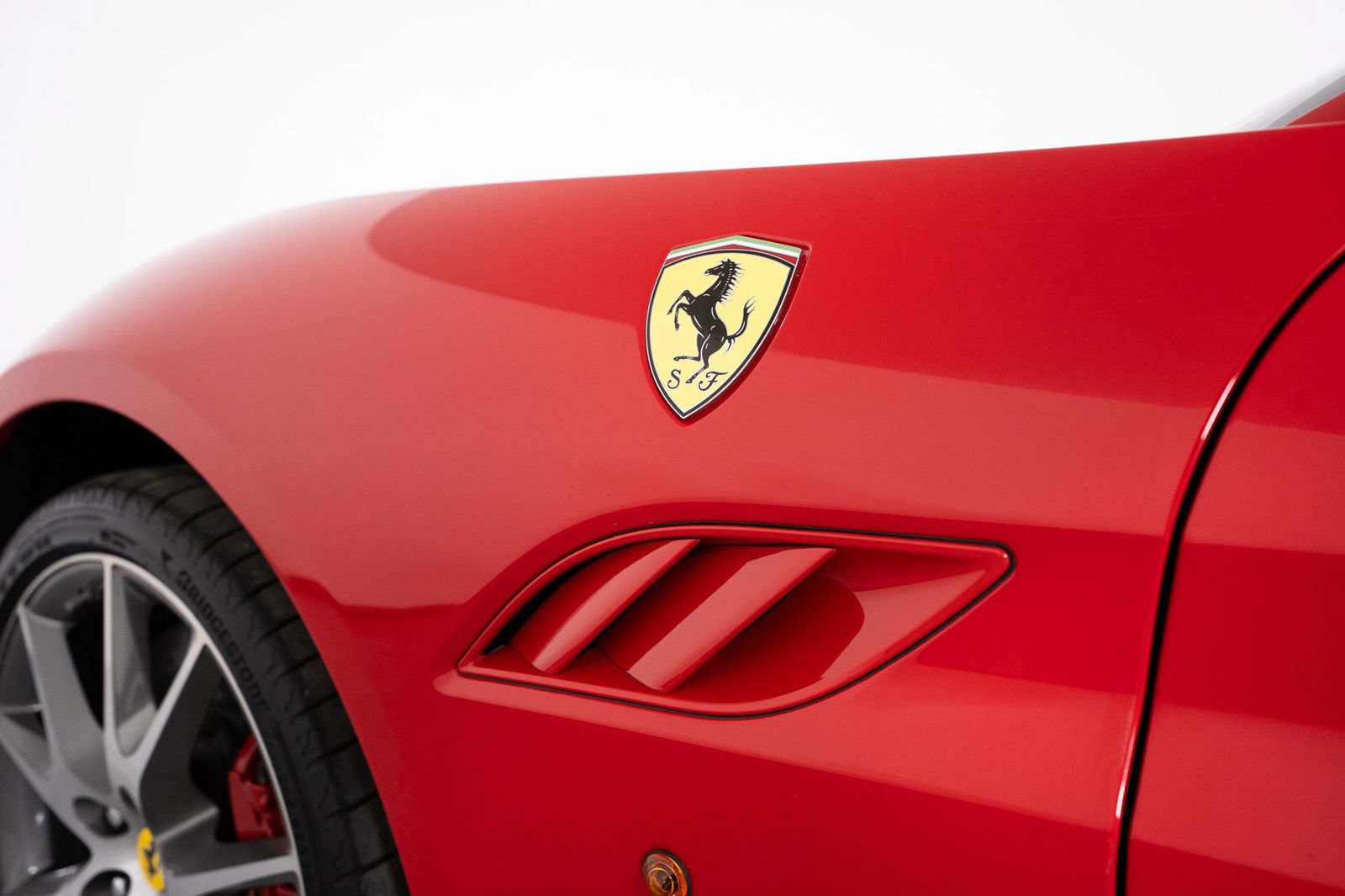 Certified 2012 Ferrari California RWD image 8