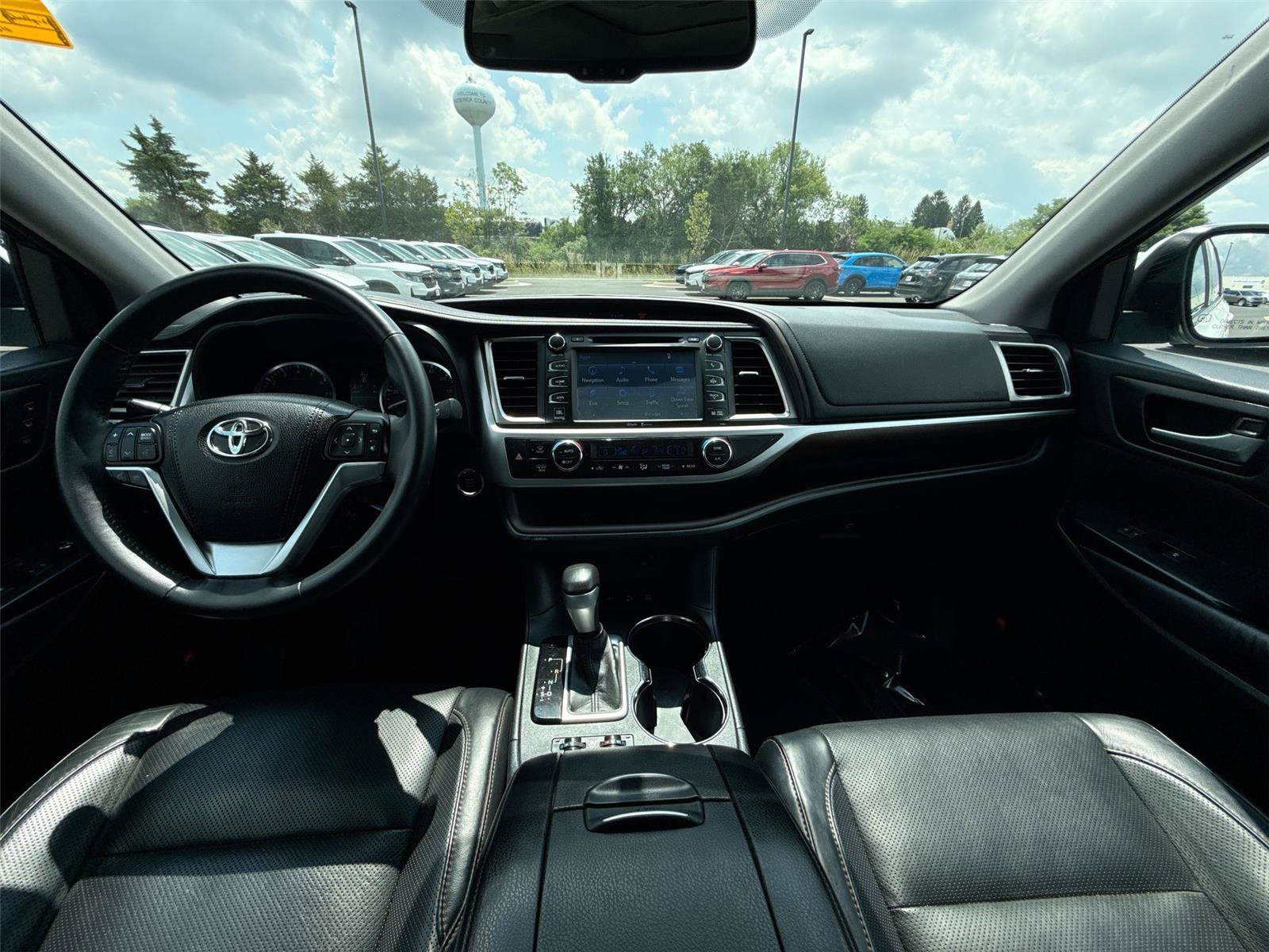 Used 2015 Toyota Highlander Limited AWD/4WD image 25