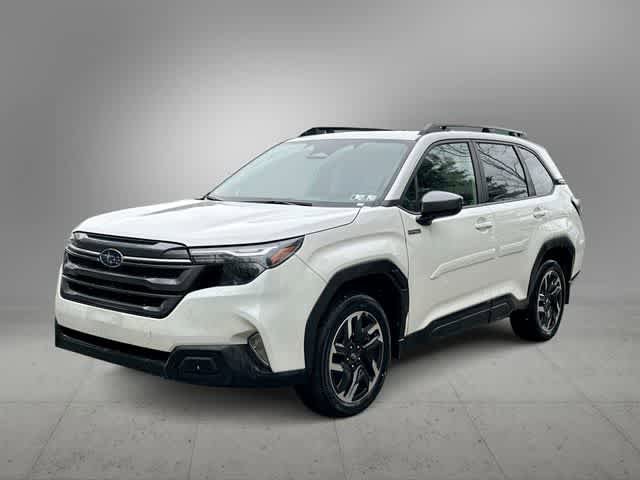 Certified 2025 Subaru Forester Premium AWD/4WD image 1