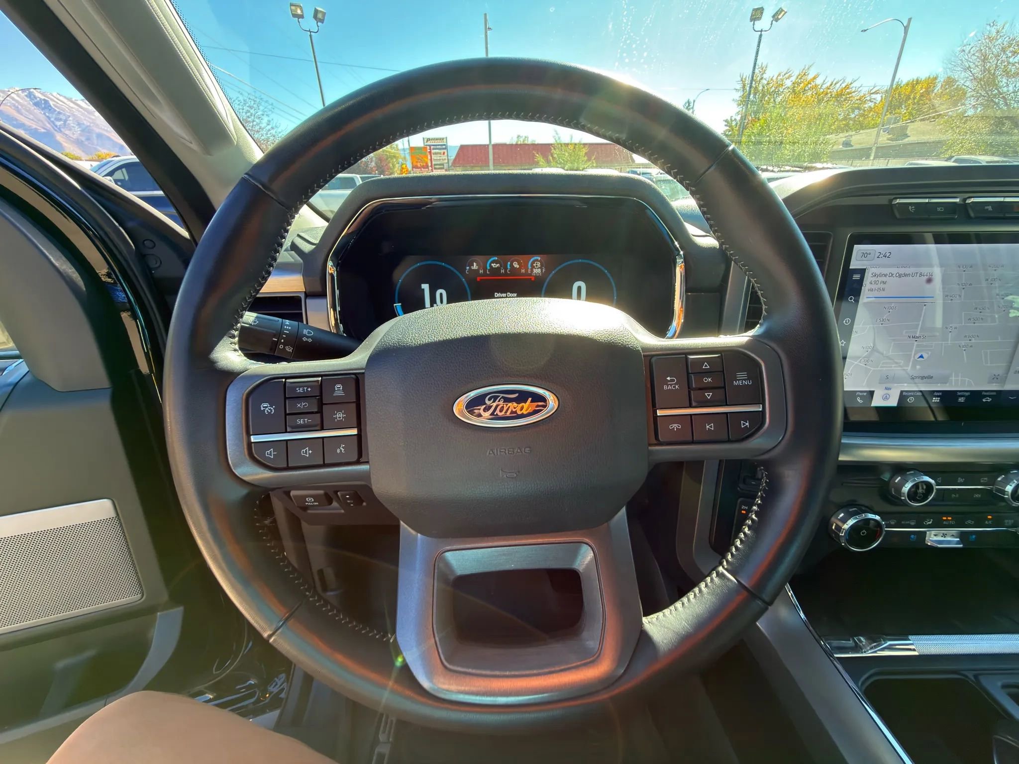 Used 2023 Ford F150 Lariat w/ Trailer Tow Package image 29