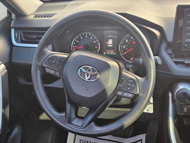 Used 2022 Toyota RAV4 LE image 11