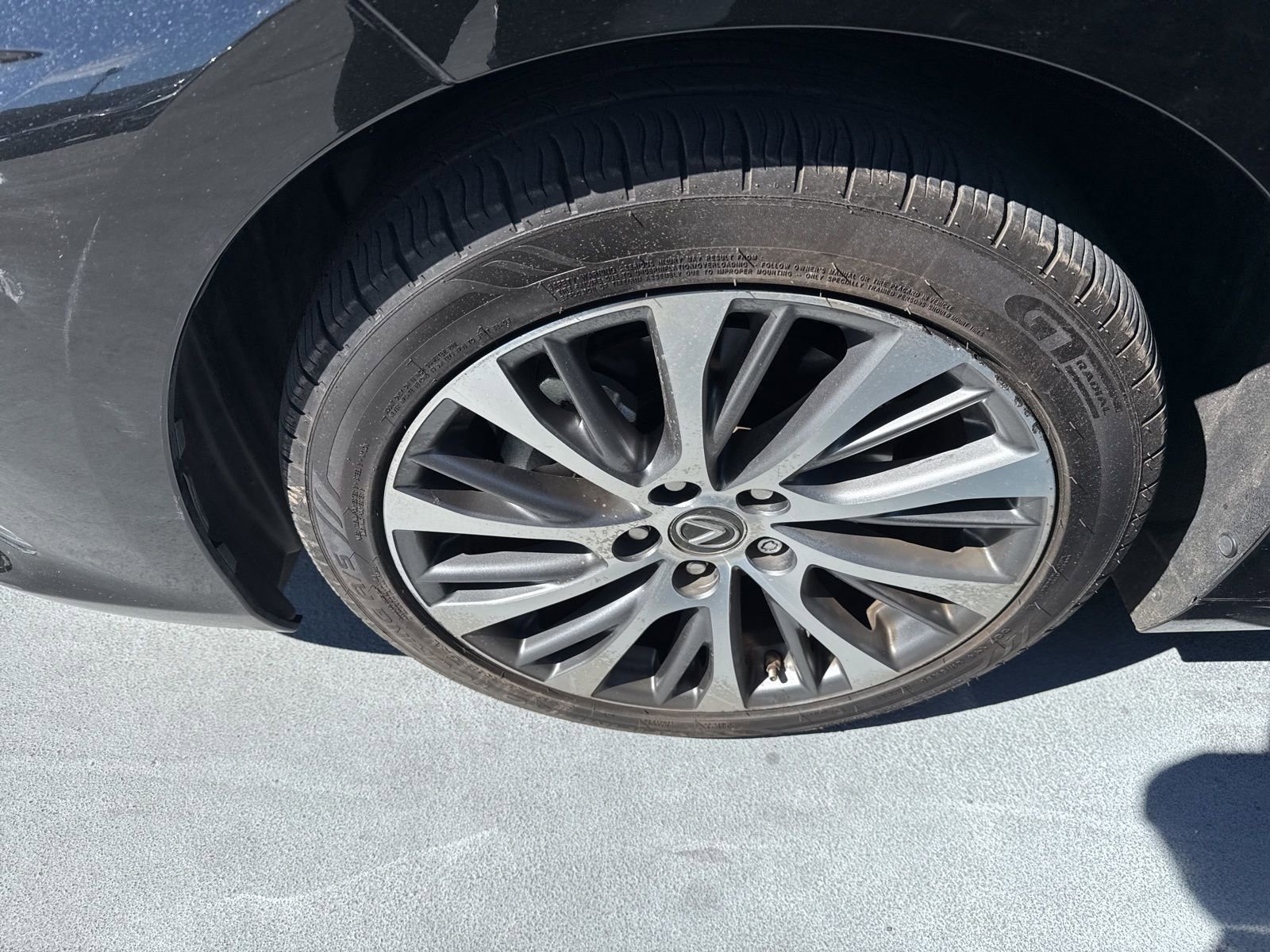 Used 2025 Lexus ES 300h w/ Premium Package image 3