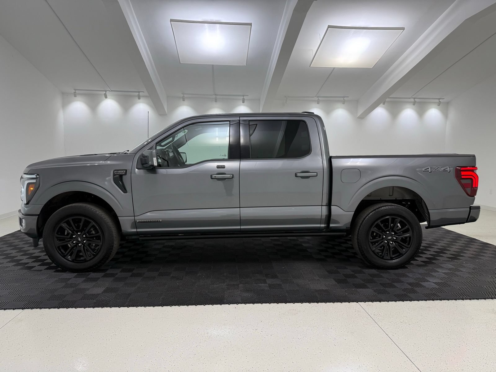 Used 2025 Ford F150 Platinum AWD/4WD image 4