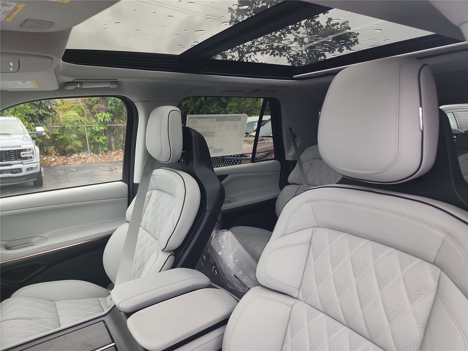 New 2026 Lincoln Navigator L Black Label w/ Black Label Special Edition image 14