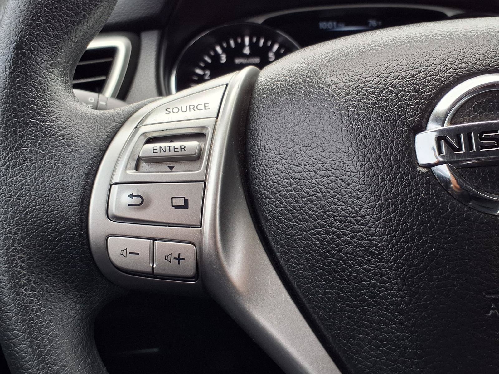 Used 2014 Nissan Rogue SV FWD image 15