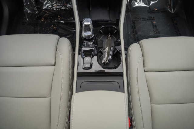 New 2026 Volvo XC40 B5 Ultra w/ Climate Package AWD/4WD image 28