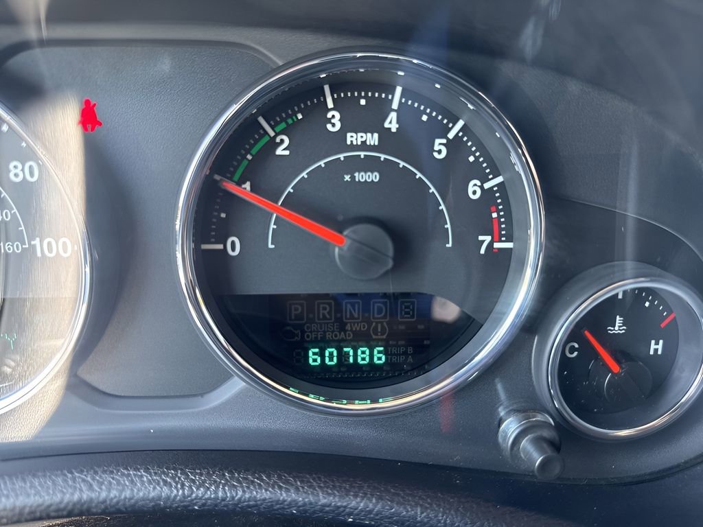 Used 2012 Jeep Wrangler Unlimited Rubicon w/ Connectivity Group AWD/4WD image 19