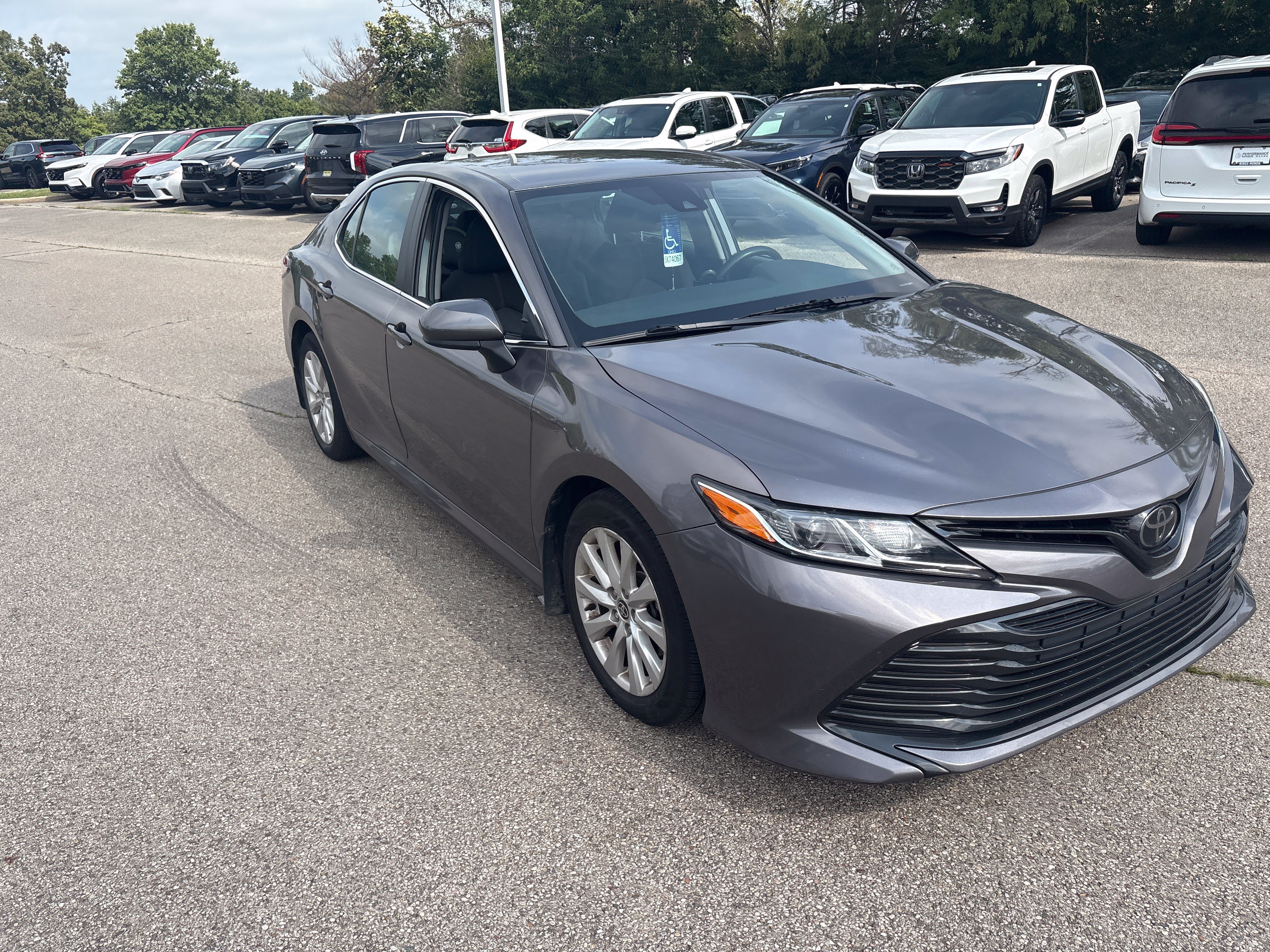 Used 2020 Toyota Camry LE FWD image 17