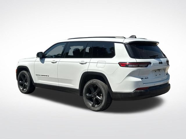 Used 2023 Jeep Grand Cherokee L Limited w/ Black Appearance Package AWD/4WD image 3