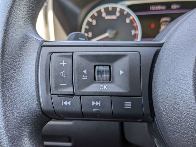 Used 2023 Nissan Rogue S AWD/4WD image 24