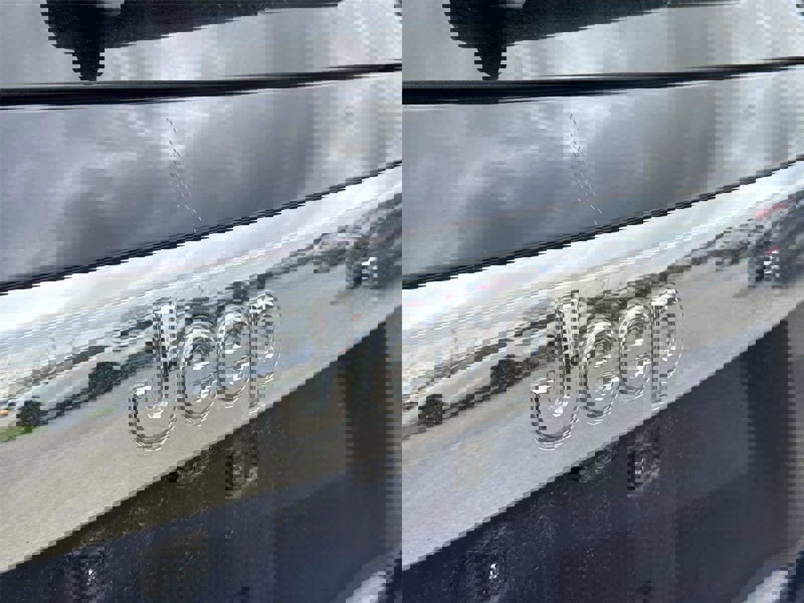 Used 2013 Jeep Grand Cherokee Laredo image 11