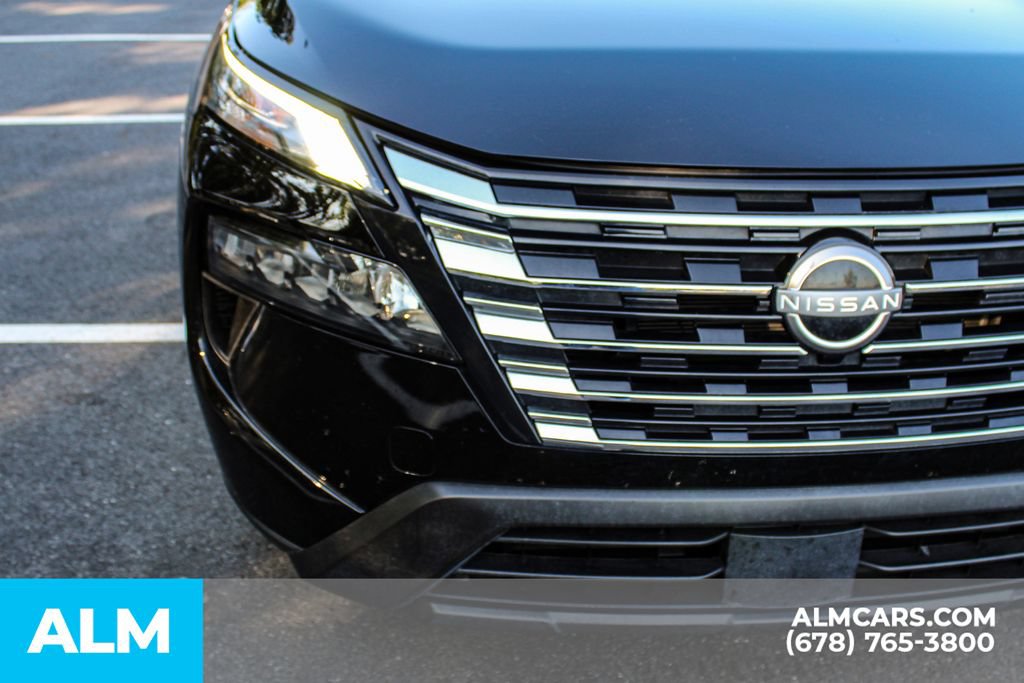 Used 2025 Nissan Rogue SV FWD image 11