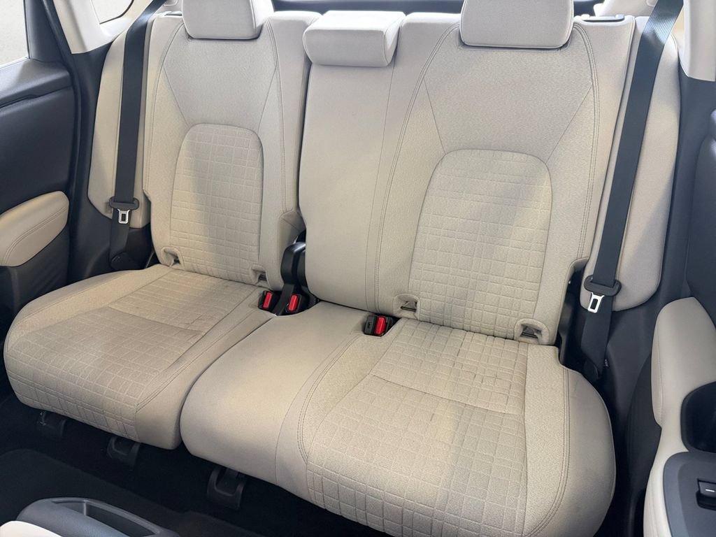Used 2023 Honda HR-V LX image 9