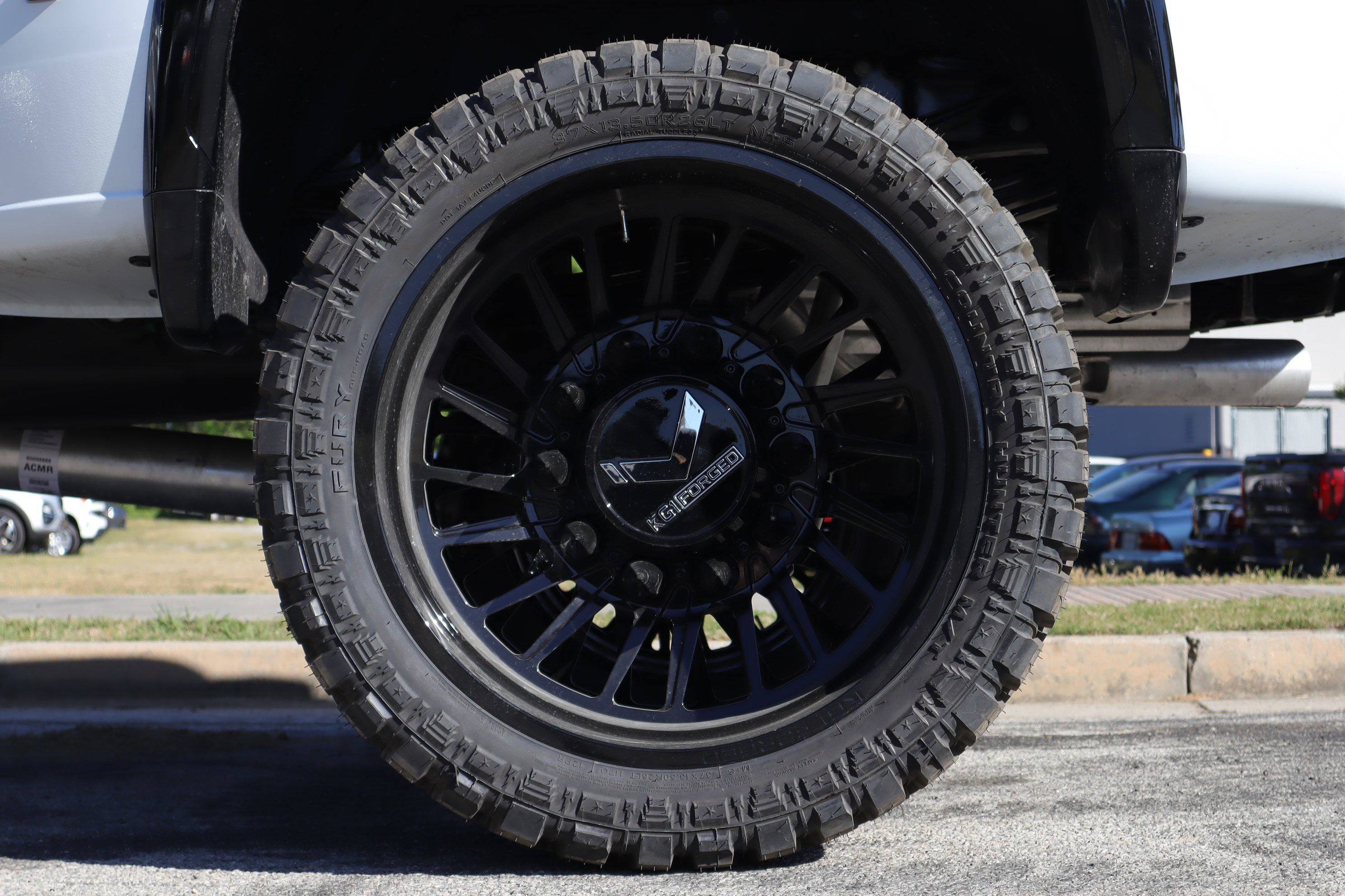 Used 2026 GMC Sierra 3500 Denali Ultimate w/ LPO, Black Badging Package image 7