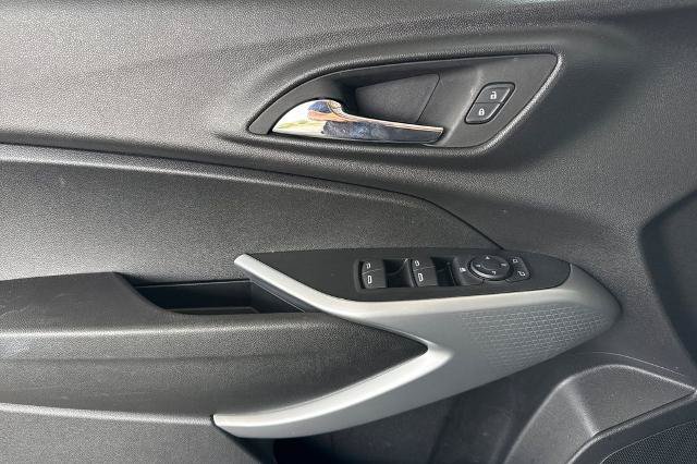 Used 2025 Chevrolet Trax LS FWD image 17
