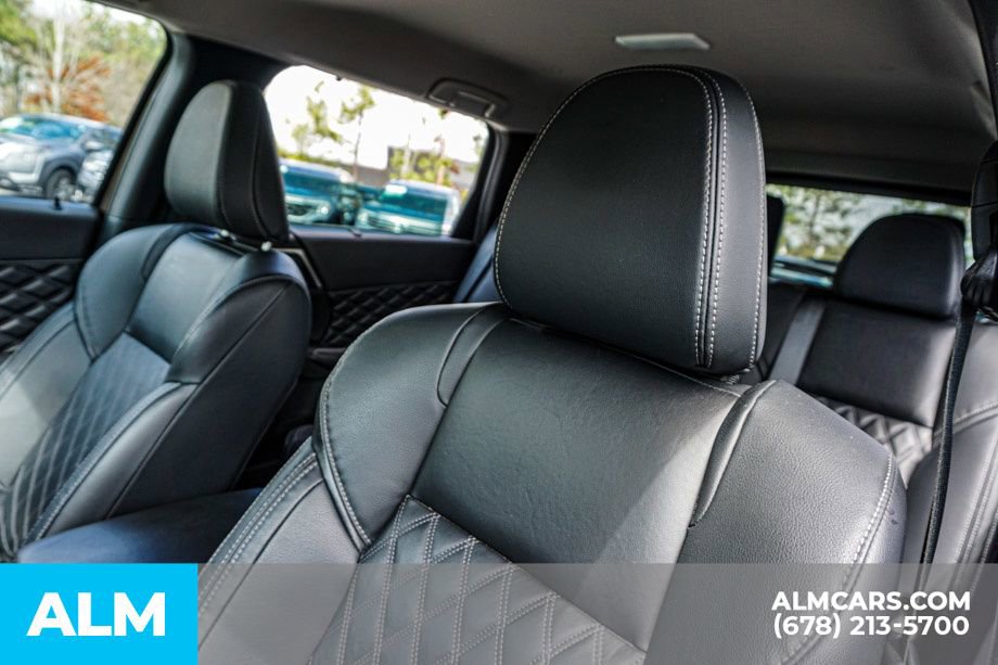 Used 2023 Mitsubishi Outlander SEL image 18