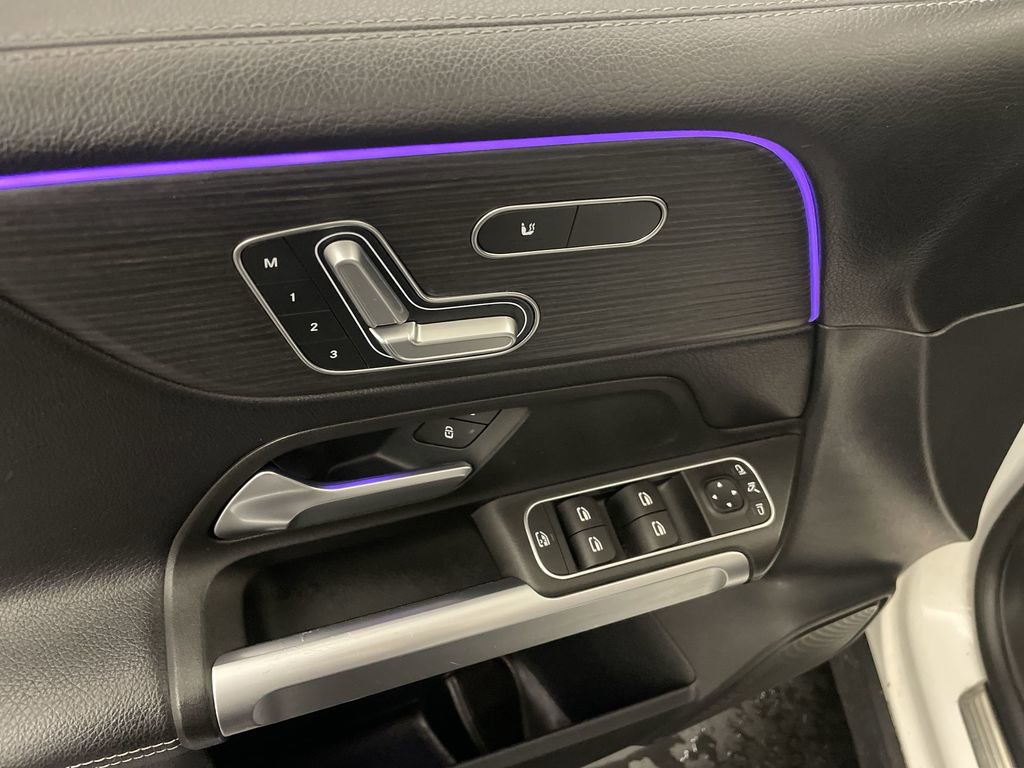 Used 2022 Mercedes-Benz GLB 35 AMG 4MATIC image 18