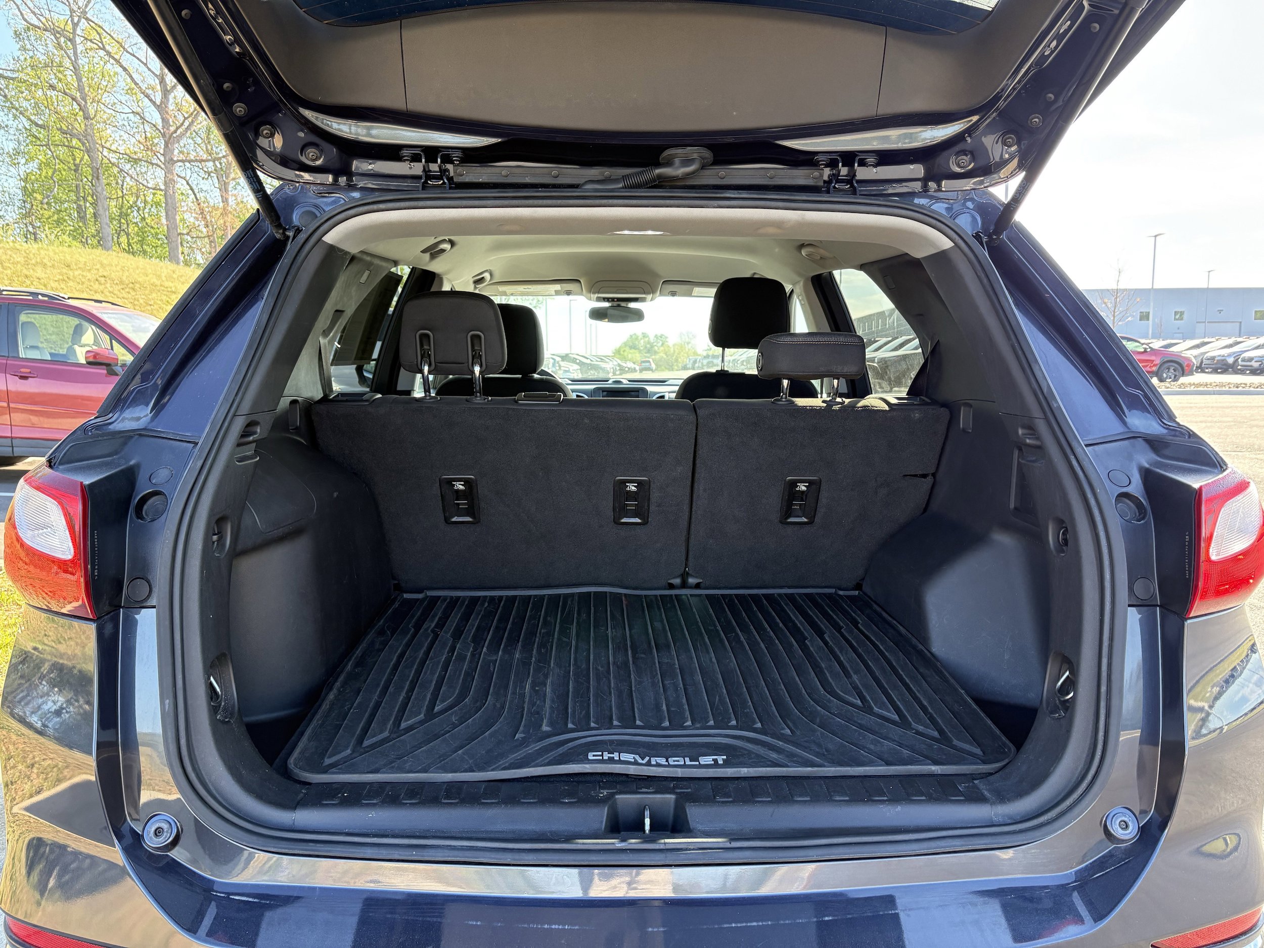 Used 2019 Chevrolet Equinox LT FWD image 12