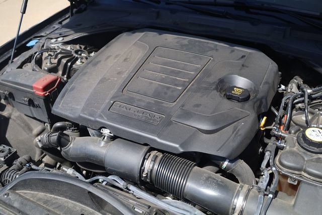 Used 2022 Jaguar XF SE RWD image 13